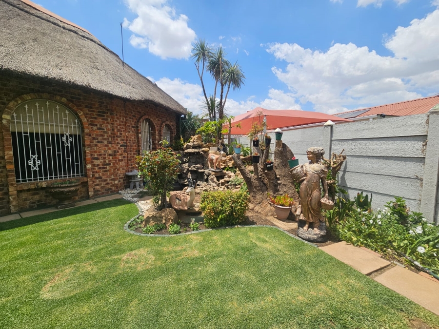 4 Bedroom Property for Sale in Odendaalsrus Free State